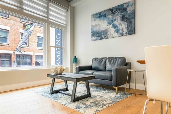 Building Photo - 44 Bromfield St Unit 204