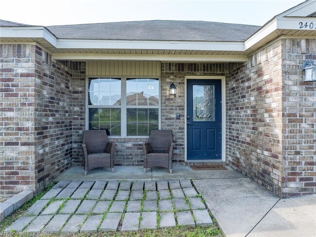 Photo - 2409 Crestview Ln