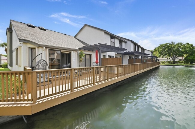 1012 Landings Blvd