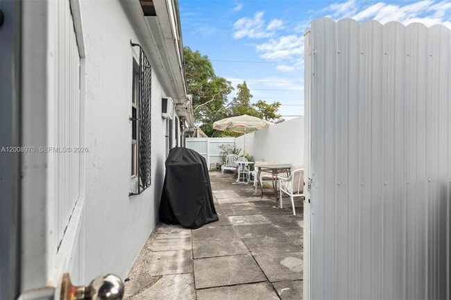 Photo - 410 East Dr