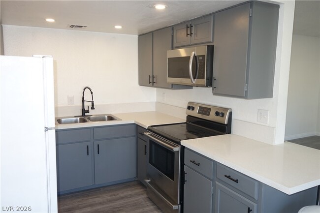 Photo - 4922 Newport Cove Dr Unidad D