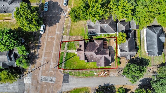 Building Photo - 3319 Holman St