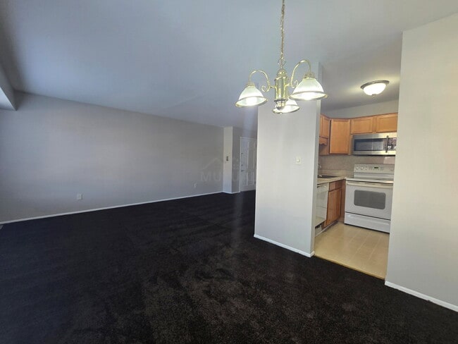 Photo - 30276 Southfield Rd Unit 215