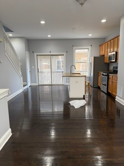 Photo - 2014 N Narragansett Ave