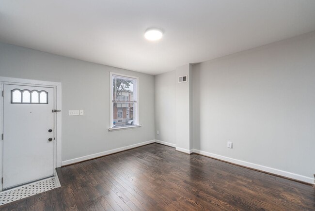 Photo - 611 Oldham St