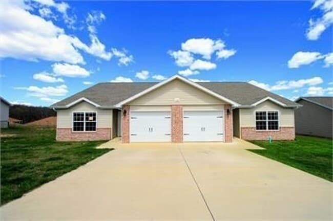Building Photo - 113 Edna St Unit A