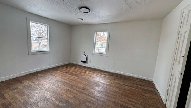 Photo - 519 W 2nd St