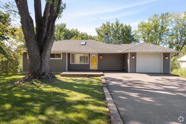 Building Photo - 10003 Crestridge Dr Rental