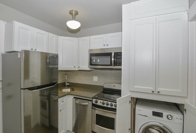 Photo - 817 W Lakeside Pl Unit 605