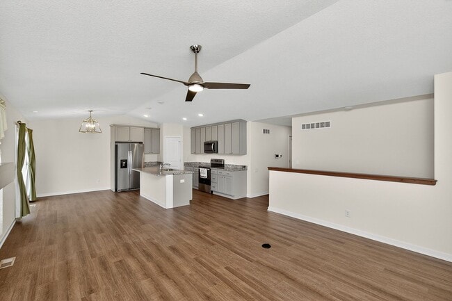 Photo - BEAUTIFUL CORNER LOT!! 3 Bedroom, 2 Bathroom Home in Des Moines!