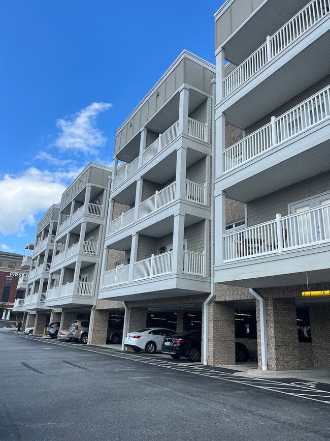 Photo - Beautiful 1BR Arbor House Condo Downtown Greensboro