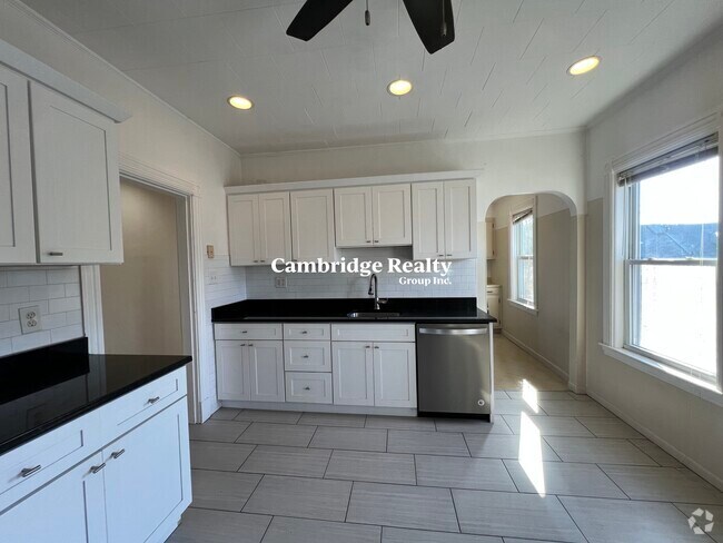 Building Photo - 33 Wheatland St Unit 3 Rental