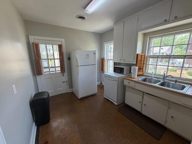 Photo - 1565 Lambuth Blvd