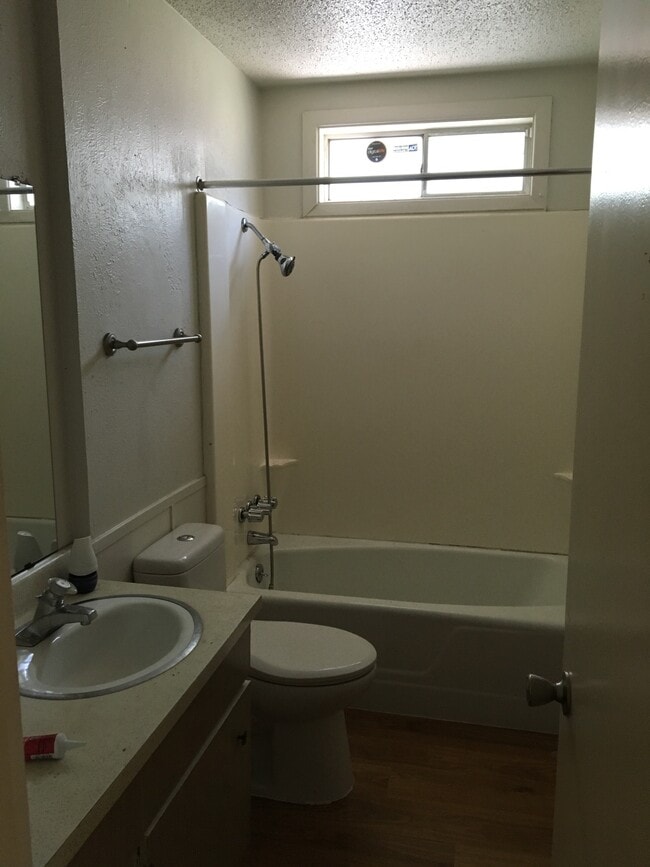 Photo - 3103 Lourdes St