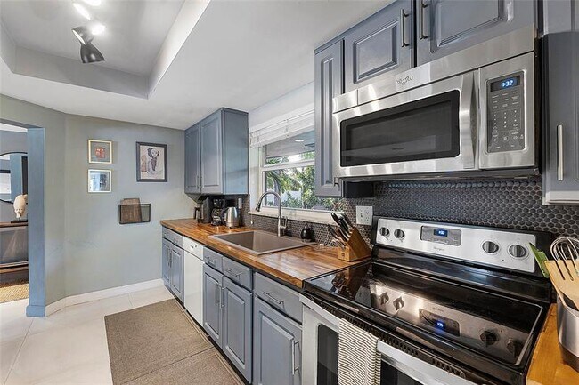 Photo - 5260 NE 17th Terrace