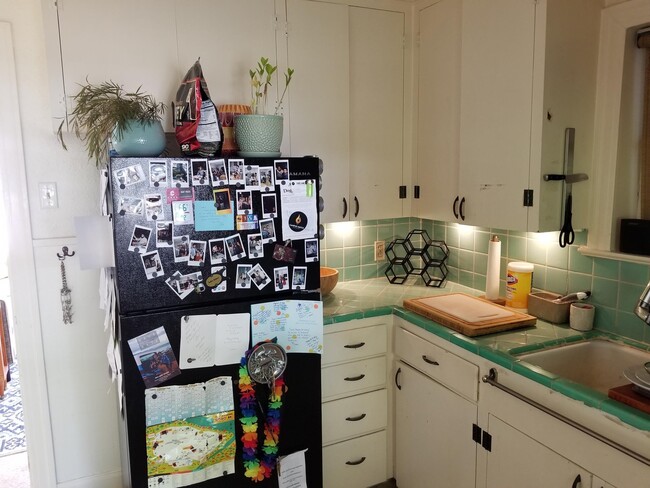 Photo - 708 W 8th St