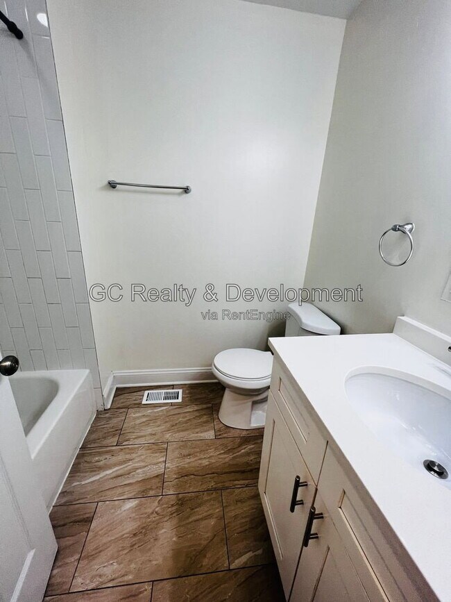Photo - 3739 W Shakespeare Ave