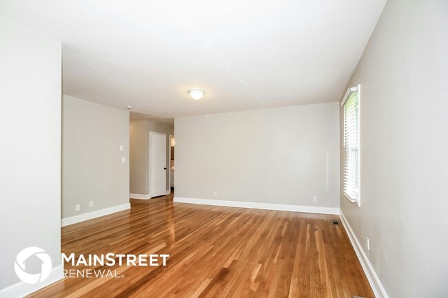 Photo - 2114 Haymount St