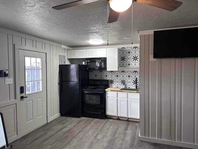 Building Photo - 272 2nd Ave Rental