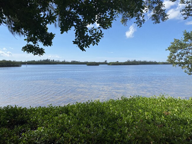 Photo - 4863 Independence Dr Unit 4863 Independence Dr