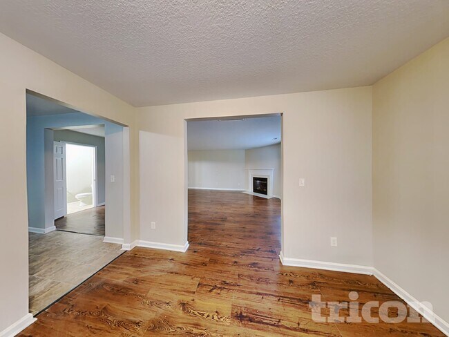 Photo - 1810 Long Paw Ln