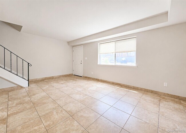 Photo - 136 Hill Crescent