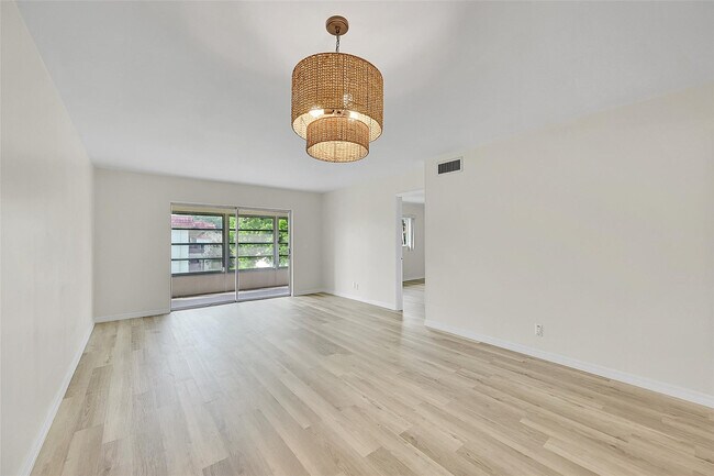 Photo - 23 Abbey Ln Unidad 202