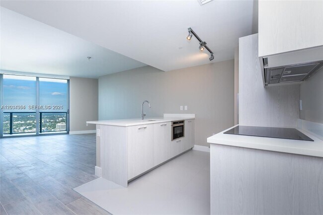 Photo - 501 NE 31st St Unit 3910
