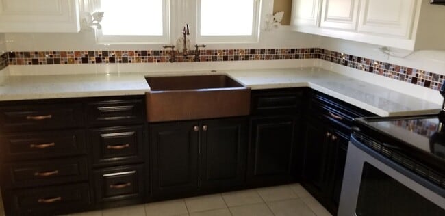 Photo - 320 S School St Casa