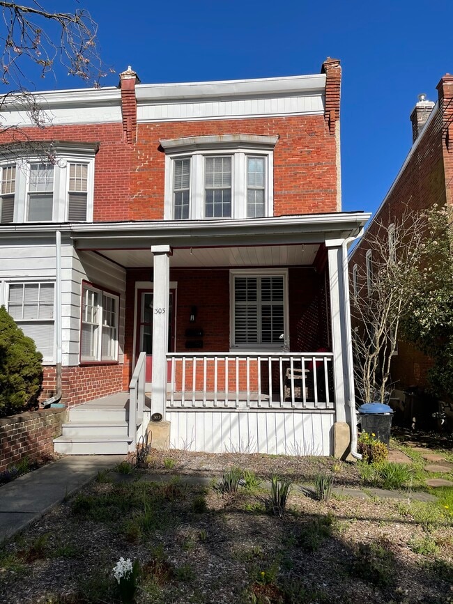 Photo - 303 S Olive St
