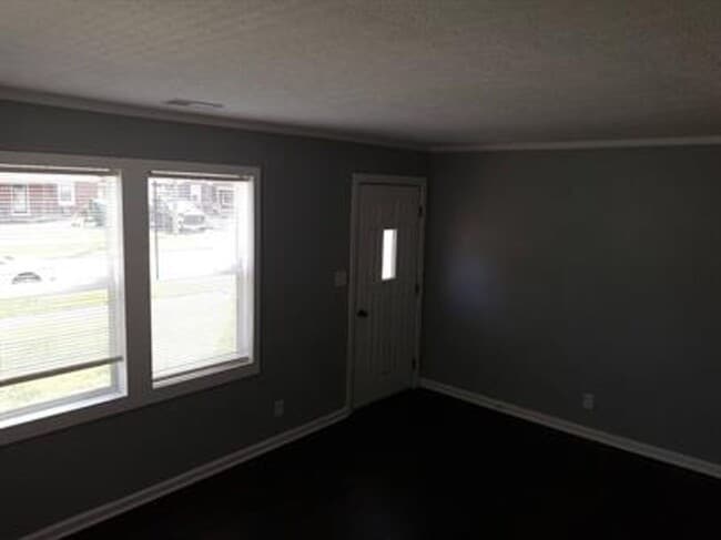 Building Photo - 1609 Clara Ave