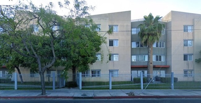 Photo - 6050 S Western Ave Unit #6050