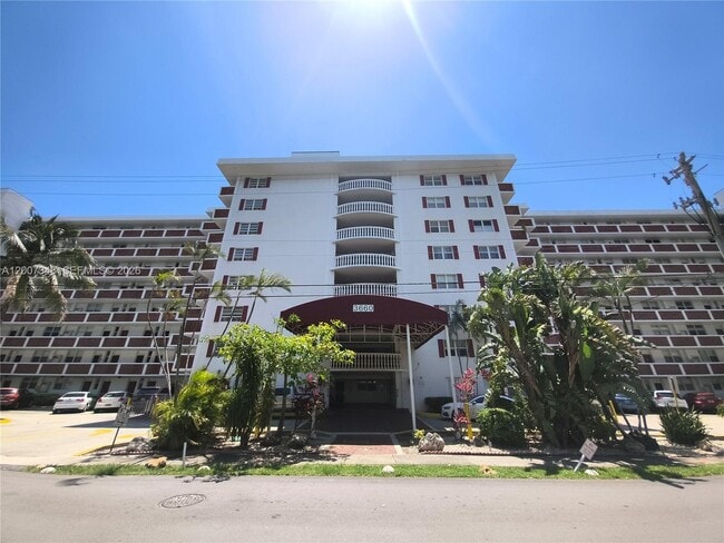 Building Photo - 3660 NE 166th St Unit 302