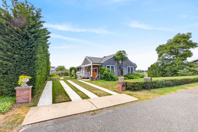 20 Bayonne Ave