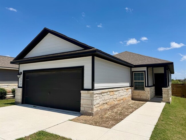 Photo - 312 Ancellotta Wy