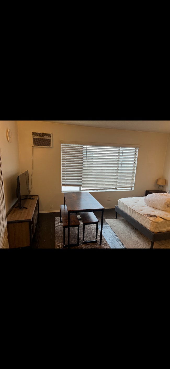 Photo - 2450 Purdue Ave Unidad 7