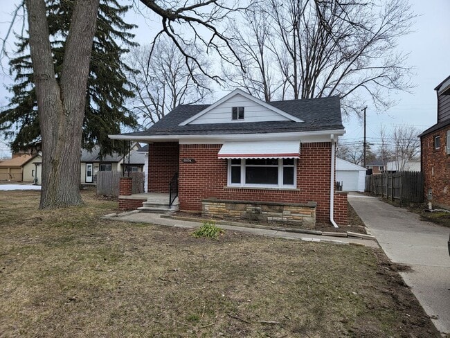 Building Photo - Beautiful 3 Bedroom 1 Bathroom Home in Redford!