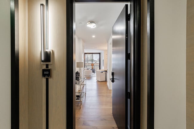 Photo - 2425 Peachtree Rd NE