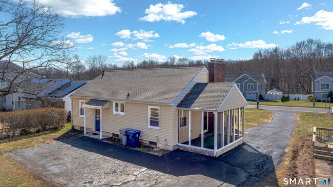 Photo - 233 Unionville Ave