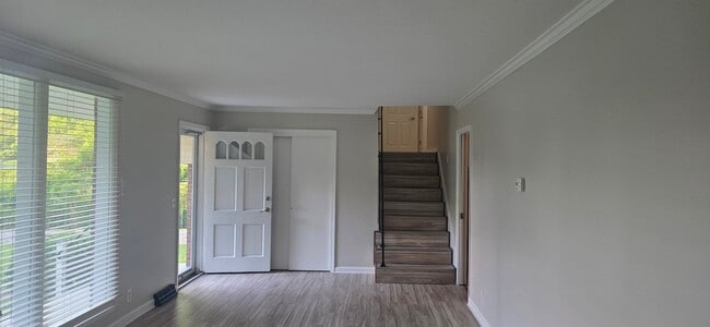 Photo - 647 Shipp Ln