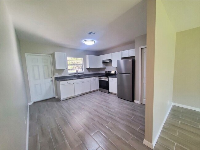 Photo - 3300 S 7th St Unidad B