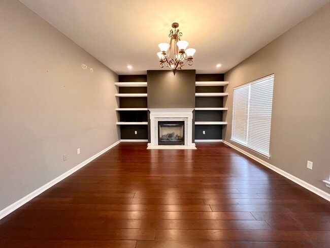 Photo - 6 Bed 4 Bath in West End