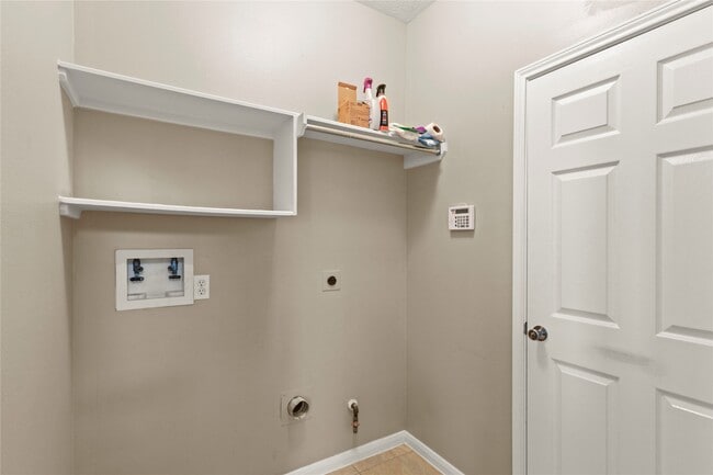 Building Photo - 10807 Oak Bayou Ln