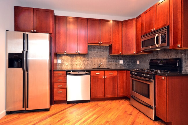 Photo - 1119 W Grand Ave Unit 1