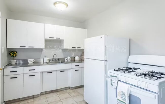 Photo - 2044 Red Robin Ln