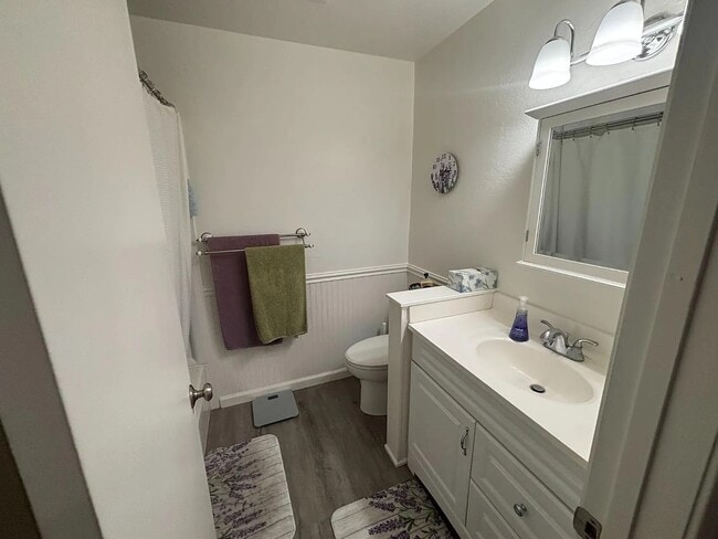 2201 Monroe St Unit Upstairs