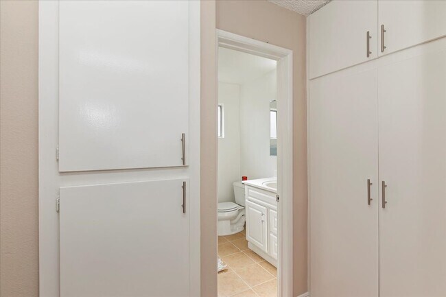 Photo - 800 Meyer Lane