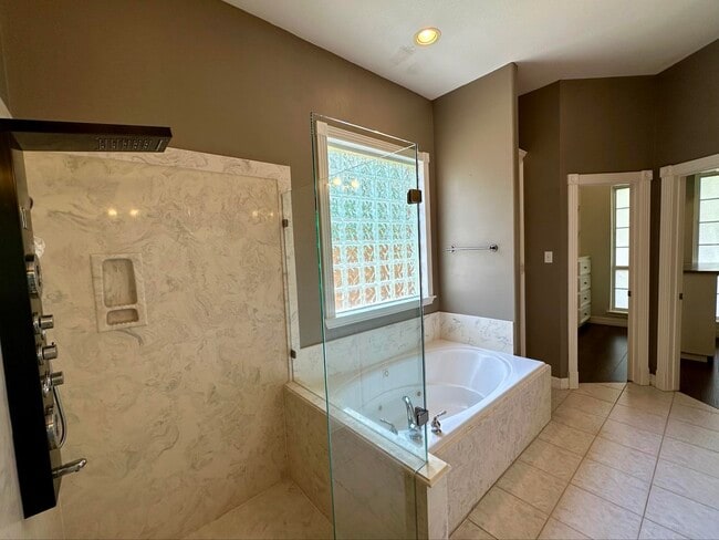 Photo - 289 Waterford Way