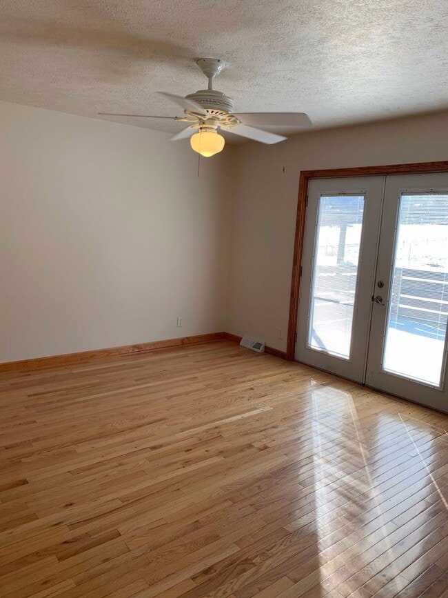 Photo - Country living close to the foothills