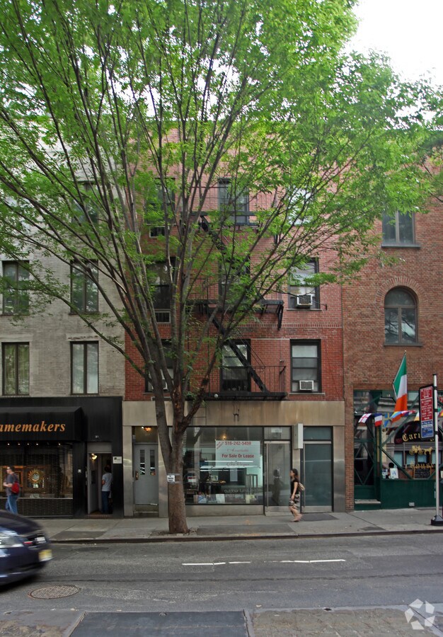 Photo - 217 E 59th St Apartments